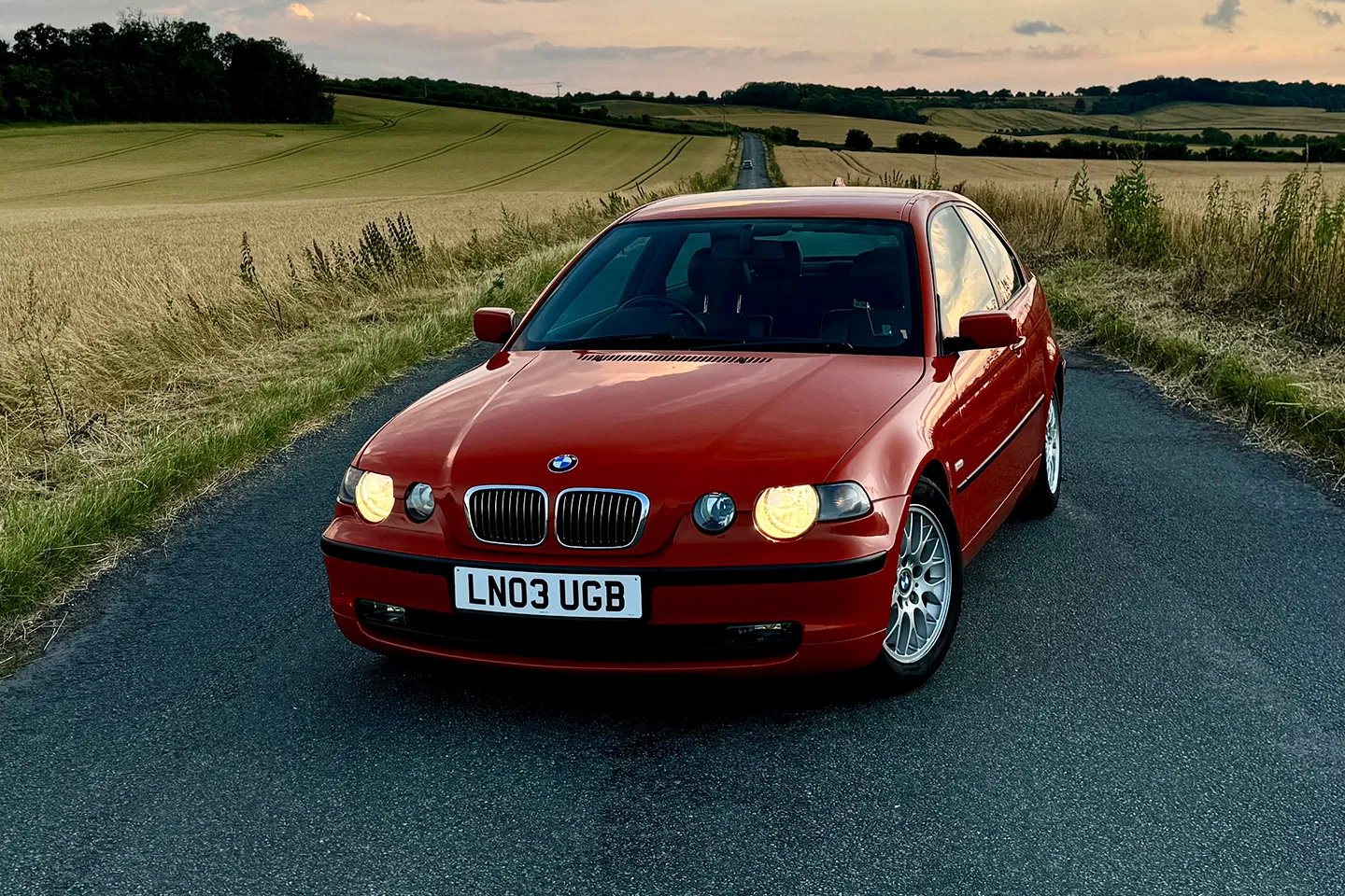 BMW-E46-325ti-Compact.webp